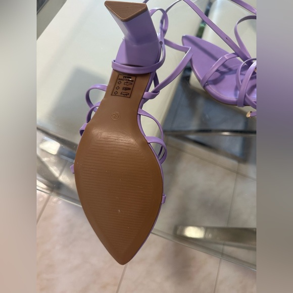 Point toe lavender strappy heels - Picture 4 of 4